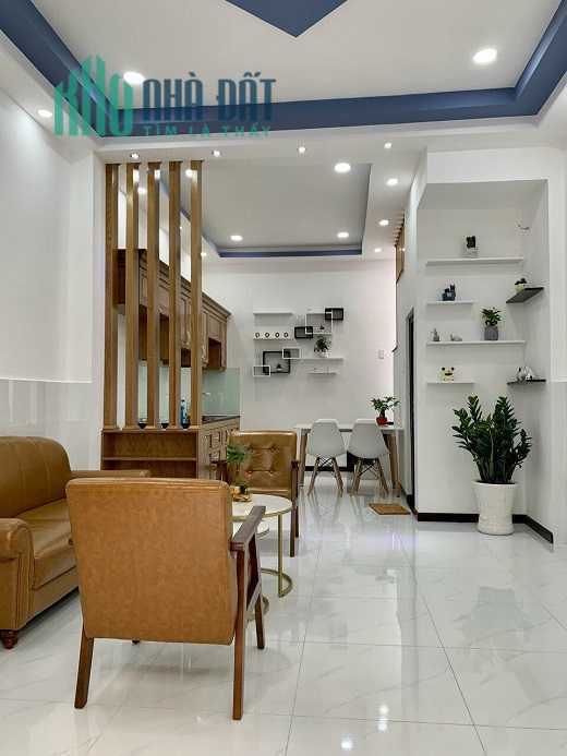 Bán nhà mặt tiền Lê Đình Thám,Tân Phú,58m2,3 tầng,nhỉnh 5 tỷ,bán gấp.Lh0386817015
