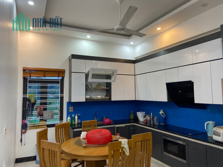 Bán nhà 3 tầng siêu đẹp tại Khai Quang , Vĩnh Yên.105M2, Gía: 3,x Tỷ.Liên hệ : 0986.797.222
