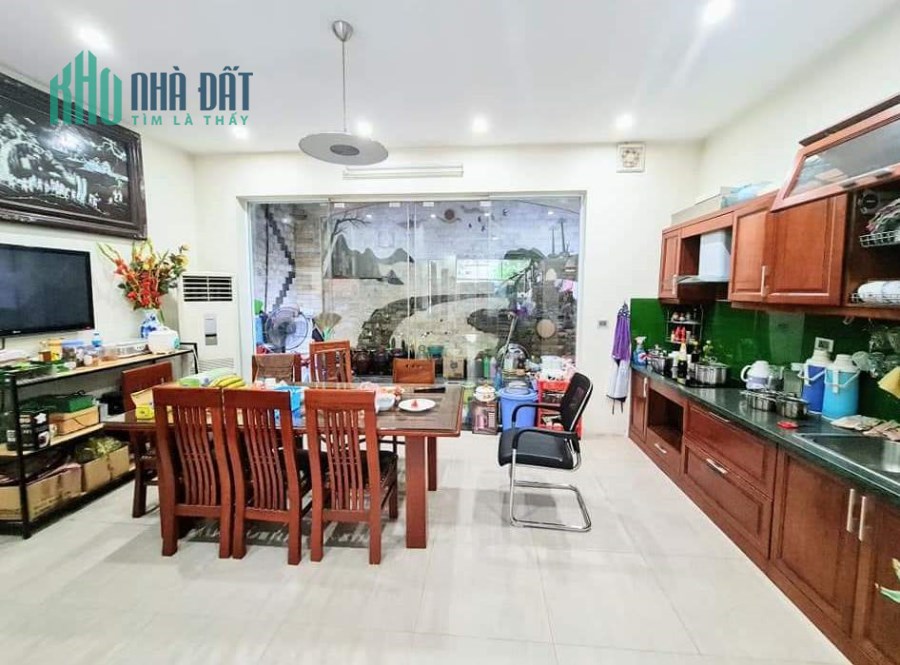 Tôi bán nhà mặt phố Xã Đàn sầm uất, mặt tiền rộng 55m2x5T chỉ 24.68 tỷ. LH 0989.62.6116