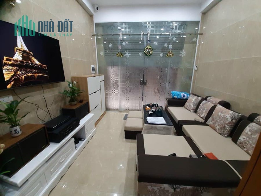 Siêu rẻ bán gấp nhà Phố Khâm Thiên 24M, 4T, 3 ngủ đẹp,thoáng sáng,bao nội thất, 2.35 tỷ