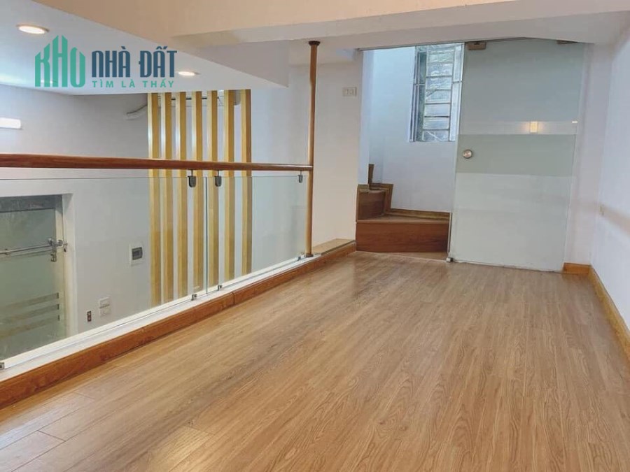 BÁN GẤP NHÀ PHỐ BÀ TRIỆU QUẬN HAI BÀ 30M 3T 4xTỶ - LÔ GÓC - ÔTÔ ĐỖ CỬA