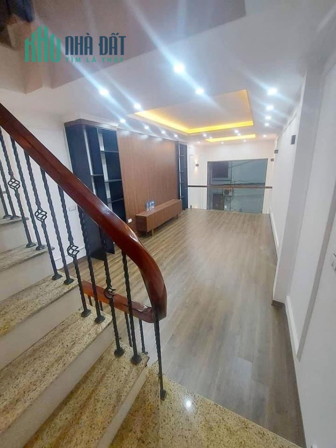 Hàng xóm Royal city, Vương Thừa Vũ, 40m2, 6 tầng, 3 phòng ngủ Master rộng khép kín