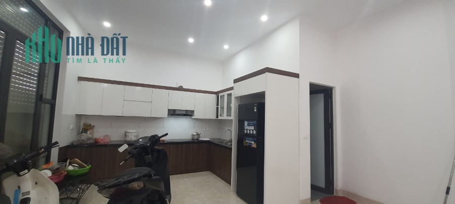 Bán nhà 3 tầng 1 tum Phường Ngô Quyền, Vĩnh Yên.