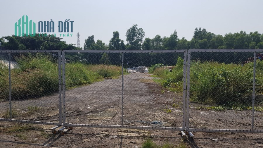 Bán 11800m2 đất MT Trần Hưng Đạo và Nguyễn Du đắc địa nhất TX Phú Mỹ, chỉ 39tr/m2. Lh:0989333666.
