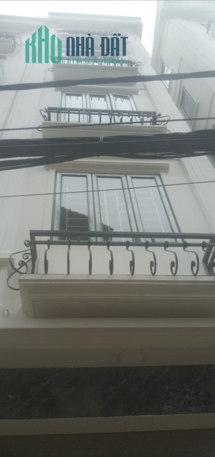 Nhà mới xây 5 tầng 30m2 tại đường Tả Thanh Oai giá 2.4 Tỷ