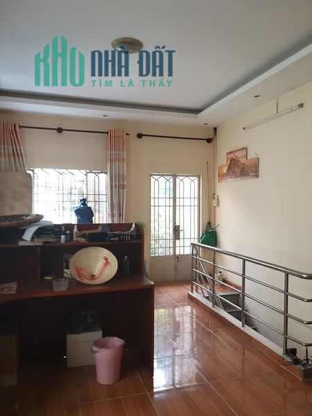 Bán nhà 84m2, 1lầu, giá 8,9 tỷ đường Nhất Chi Mai, P.13, Q.Tân Bình.