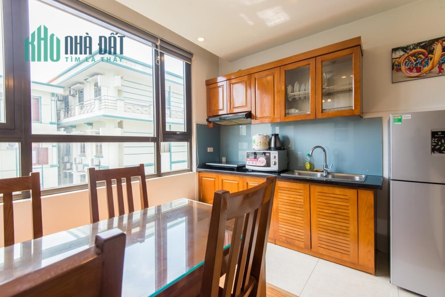 Bán tòa nhà mặt phố tây Linh Lang, 180m2, 9 tầng, MT 7m, Giá 57 tỷ