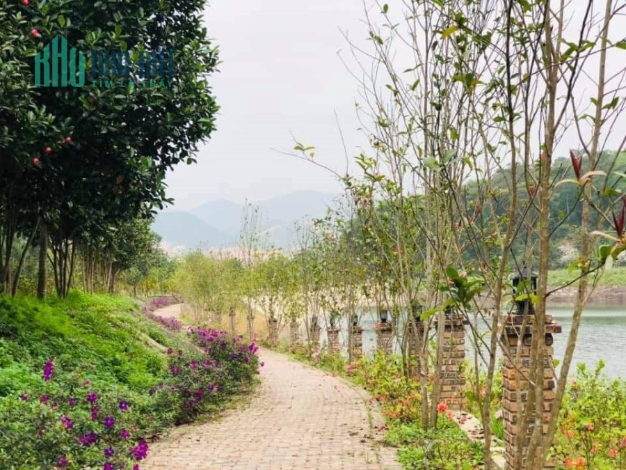 Bán đất nghỉ dưỡng thung lũng Thanh Xuân.  1000m2, giá: 12 tỷ.Liên hệ: 0986.797.222-0986.454.393