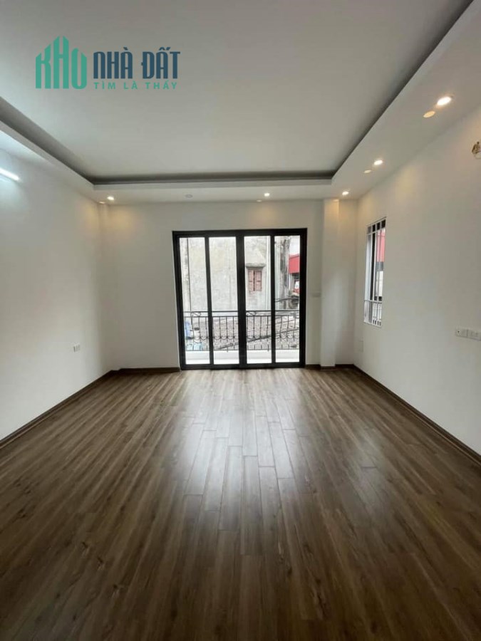 BÁN NHÀ NGÕ QUỲNH, HAI BÀ TRƯNG - BA GÁC TRÁNH - NỘI THẤT 5* - 6 NGỦ - GIÁ CHỈ HƠN 3 TỶ.