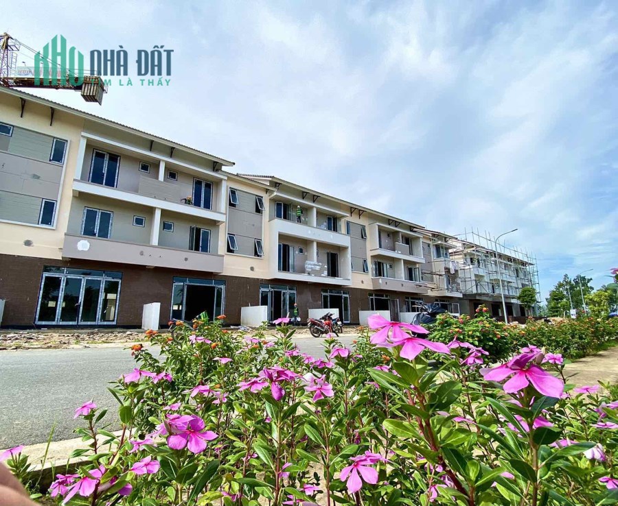 căn nhà 3 tầng cuối cùng sở hữu view sông sen..tại CENTA CITY