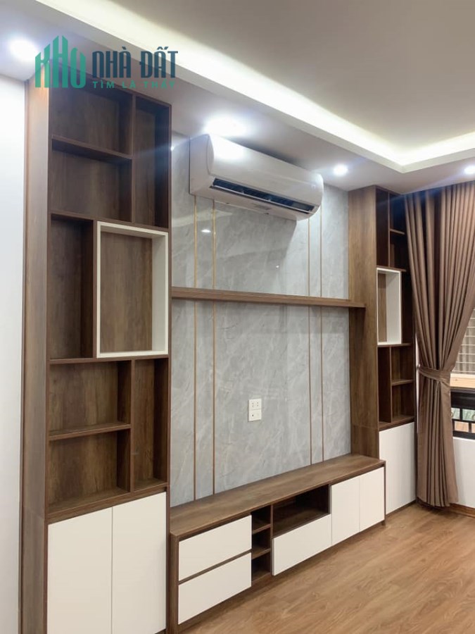 Bán nhà Lạc Long Quân 40m2 x5 tầng full nội thất ô tô đỗ cửa