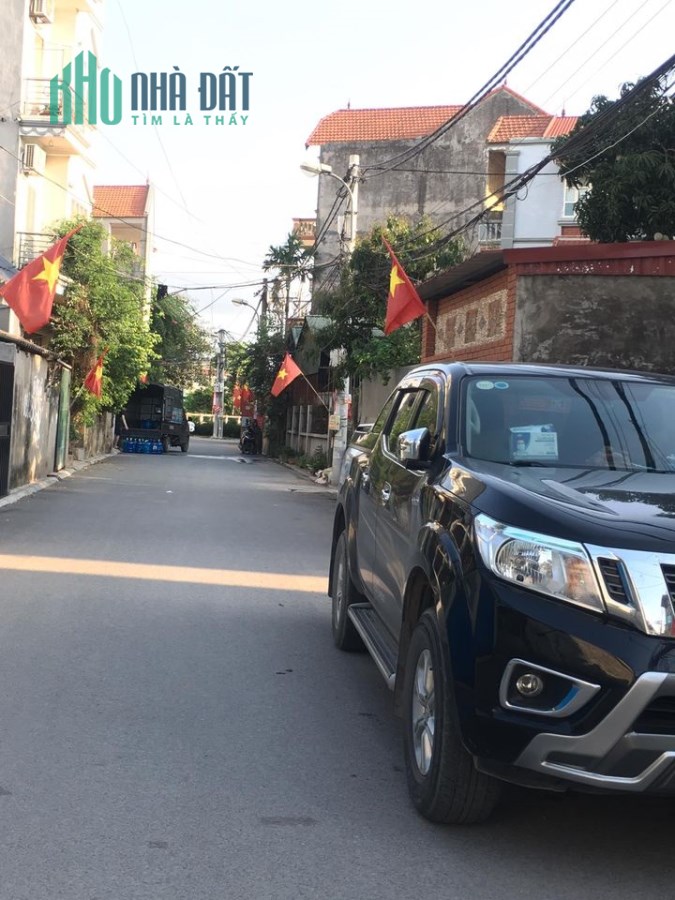 Đất Trâu Quỳ, dường dải nhựa, vuông vắn, Giá chỉ 1,35 tỷ. 0983253436