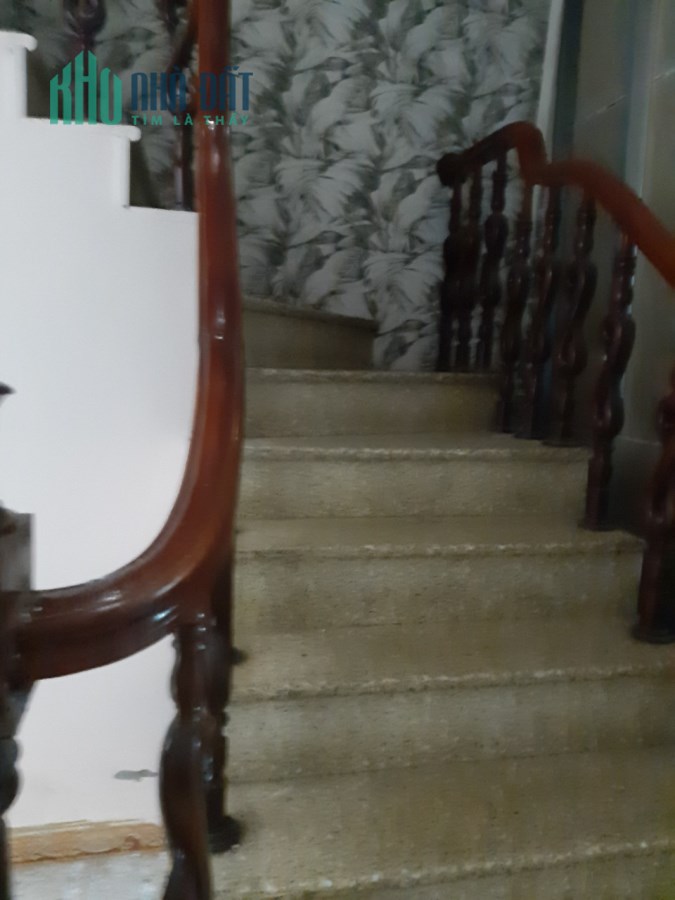 Cho Thuê Nhà Ngõ 61 Lạc Trung, DT 65 m2 x 3 Tầng, MT 4.2m , Giá 12.5 Triệu/Tháng, LH 0818011234