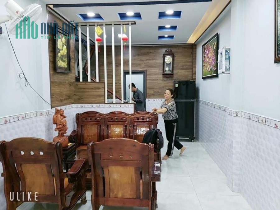 Nhà đẹp 28m2, 2 lầu, giá 4 tỷ, đường Thành Mỹ, Phường 8, Quận Tân Bình.