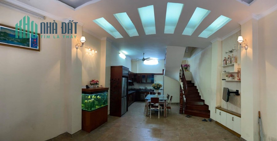 Nhà Nguyễn Khang – Hạ Yên, diện tích 57m2, mặt tiền 5.1m, gara ô tô, ngõ 2 ô tô tránh.