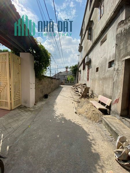 Nhà 2 tầng mới xây Dương Quang Gia Lâm, 40m2 giá 1,55 tỷ đường 4m.Lh