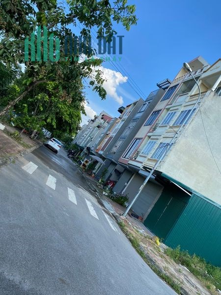Bán đất Trâu Quỳ, đường 13m, 50m2 giá 4,4 tỷ vị trí đẹp kinh doanh nhỏ