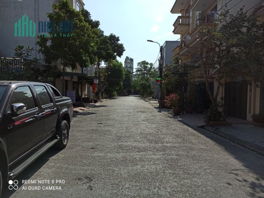 Bán nhà 4 tầng mặt đường Đào Nhuận, vị trí đẹp giá tốt