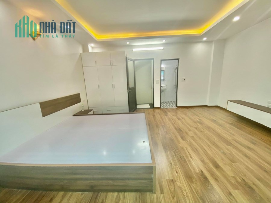 Giá cực rẻ Mặt Tiền siêu vip phố Hai Bà Trưng, Quận 3. DT (6x12)m, 1T 6L, HĐ 120tr/th
