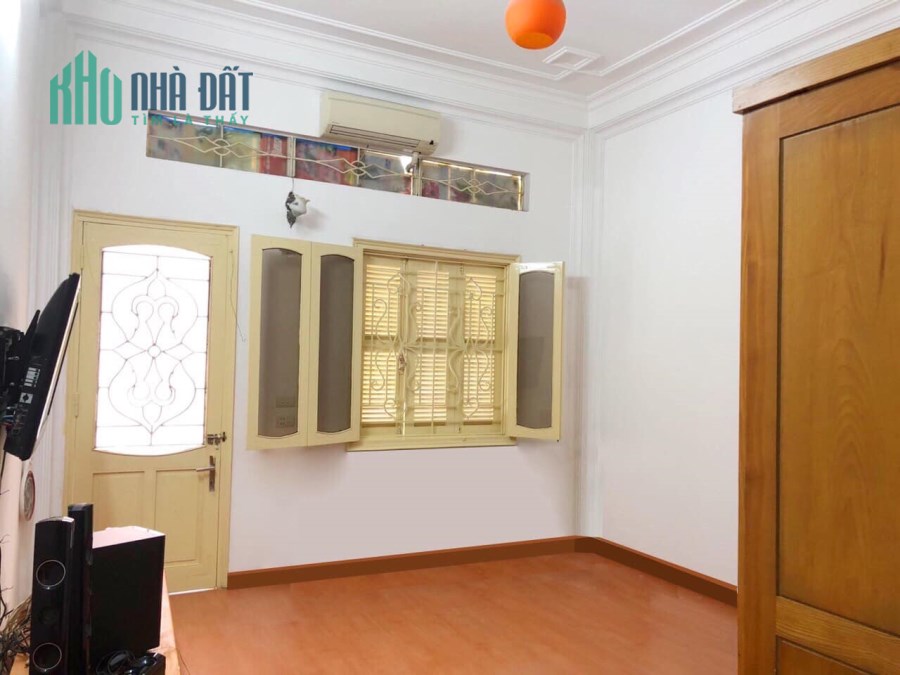 Bán CH tập thể Nam Đồng giá 3.2 tỷ, 115m2 ( tầng 2+3), đẹp hiện đại