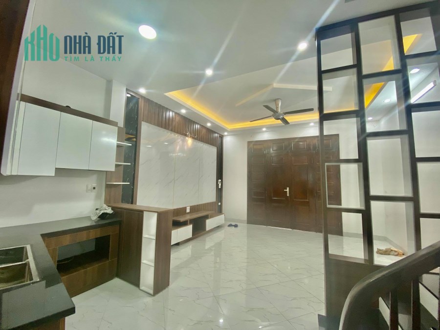 MẶT TIỀN LÝ THÁI TỔ QUẬN 3, 4 TẦNG, CHỈ 6.2 TỶ-20m2