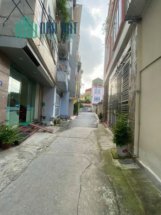 Bán lô góc Ngô Xuân Quảng, đường xe 7 chỗ vào tận nhà, giá 1,85 tỷ.LH