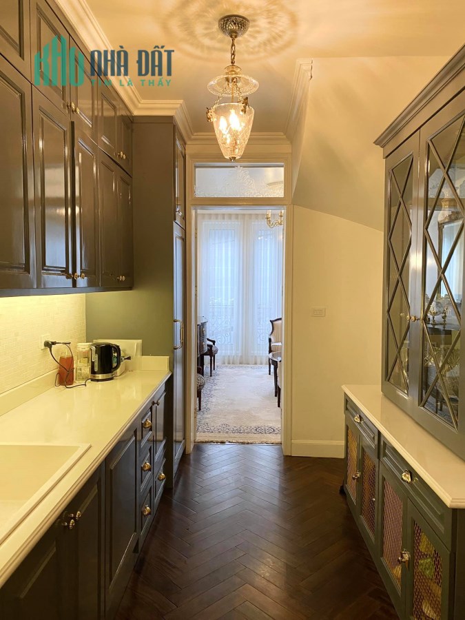 Bán gấp CH tập thể Bà Triệu ( tầng 1) giá 4 tỷ, 52m2, đẹp, đủ Nội thất