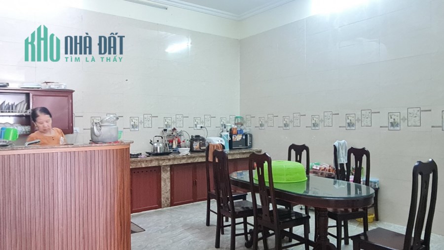 Bán nhà 3 tầng vừa xây xong KĐT Nam Vĩnh Yên 105m2, giá: 4.3 tỷ.Liên hệ: 0986.797.222-0986.454.393