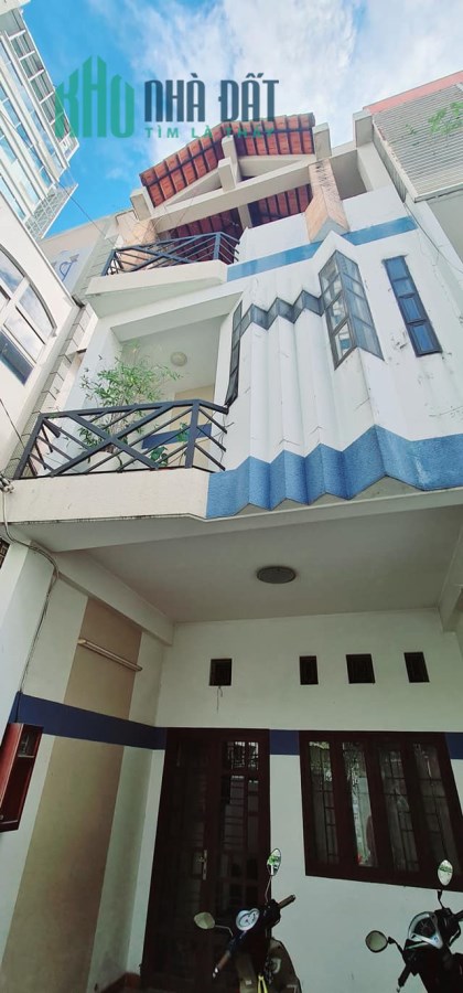 Gấp lăm rồi nhà đường Nguyễn Đình Chính Phường 11 Phú Nhuận HXH 99m2, giá 11tỷ.