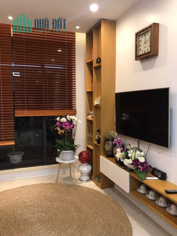 Bán nhà phố Bạch Đằng giá 5.55 tỷ, 45mx6T, ở được luôn