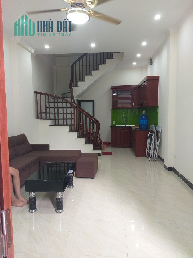 Giảm 300 triệu còn nhỉnh 3 tỷ có ngay hộ khẩu Tương Mai  35m2 – 5 ngủ - Ngõ rộng