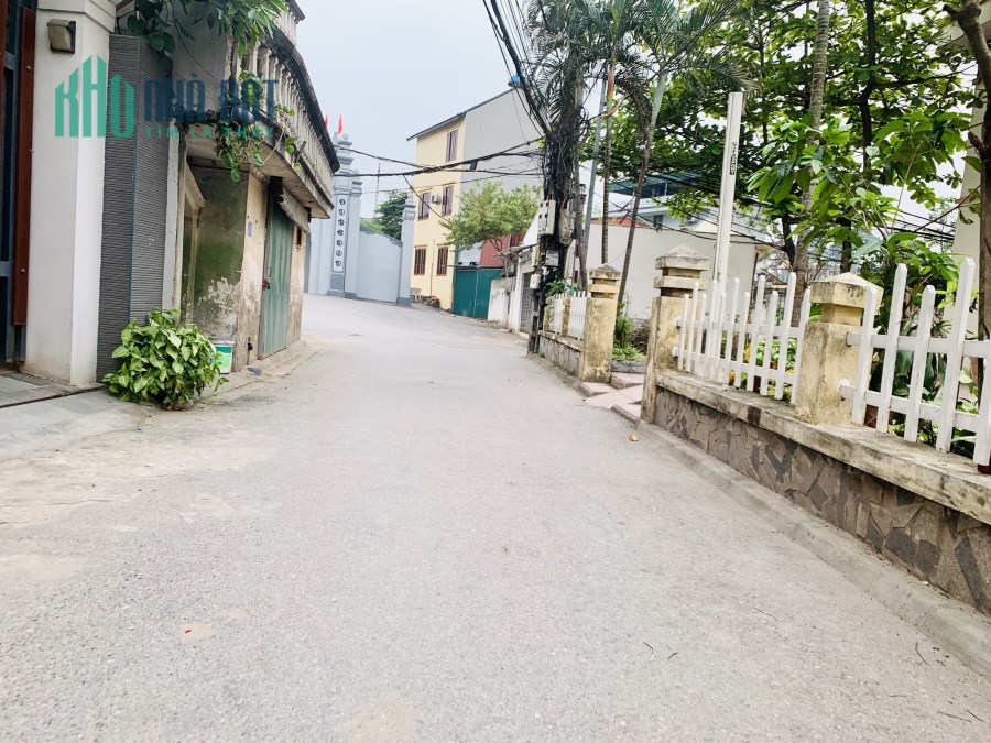 Bán đất Cự Khối DT 115m, MT 10m đường ô tô tránh