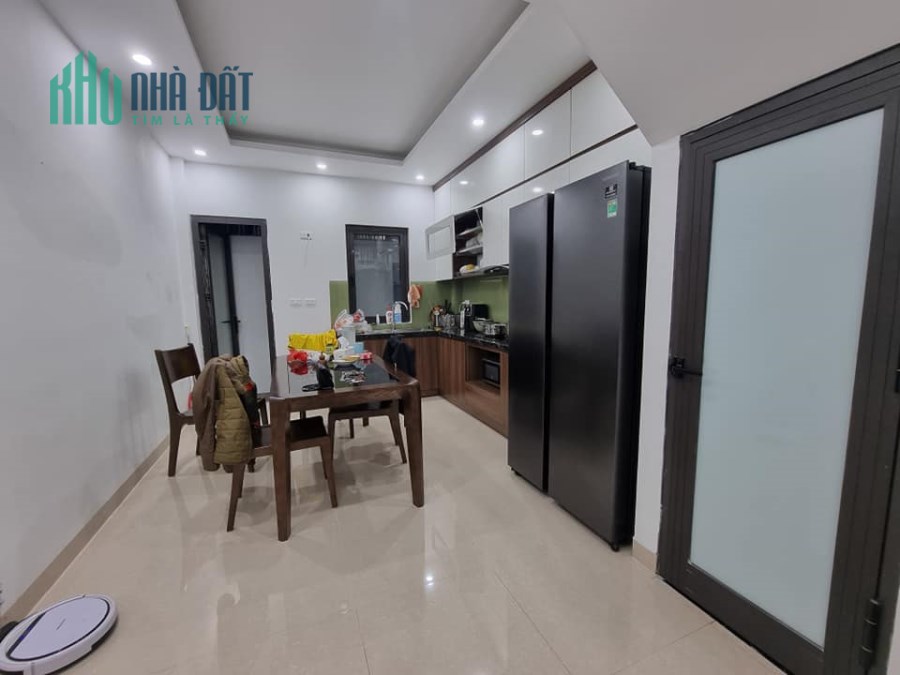 BÁN NHÀ TÂN MAI, HOÀNG MAI - SÁT PHỐ - Ô TÔ 5M - NGÕ THÔNG - 48M2 - 2 THOÁNG - CHỈ 5 TỶ.