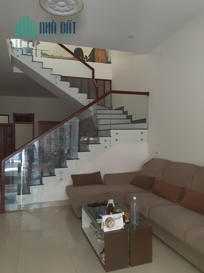 Cần bán nhà 3 mê 3 tầng, mặt tiền đường Dương Bá Trạc, Hải Châu, Đà Nẵng.