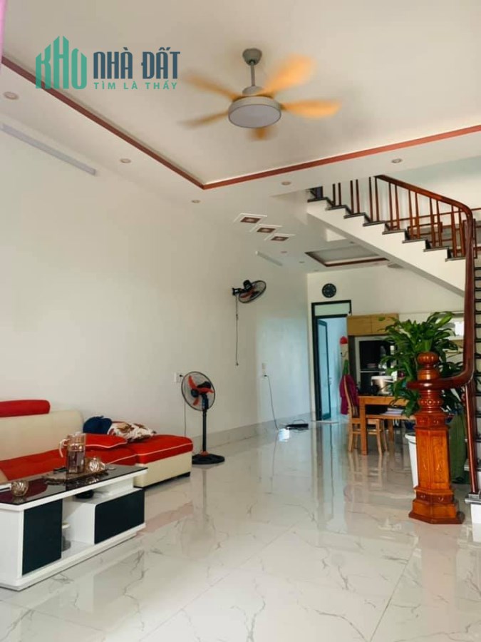 Cần bán gấp nhà 3 tầng Khu May mặc Kim Long. Gía 2,4 tỷ. Lh: 0986.454.393-0986.797.222