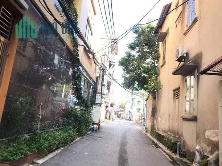 Chủ nhà ngại chuyển đổi, cần bán gấp đất mặt ngõ 4m rải nhựa tại Đa Tốn. LH 0983253436