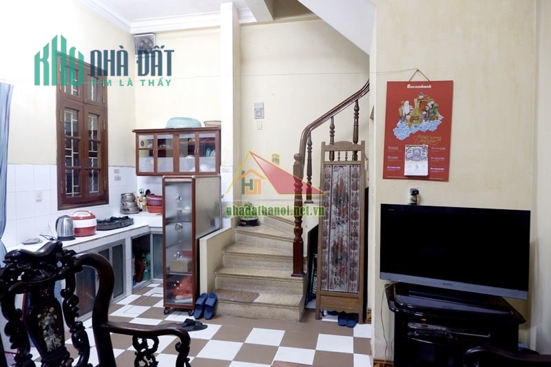 Cho thuê nhà phố Quán Thánh, Quận Ba Đình, Hà Nội -  gần ngã tư phố Nguyễn Biểu