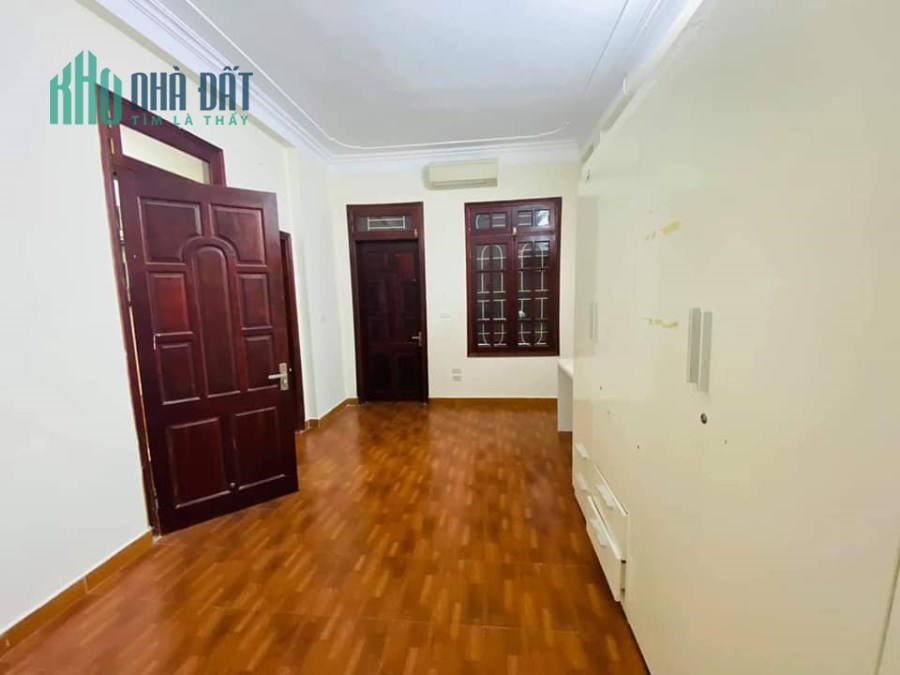 NHỈNH 4 TỶ CÓ NHÀ PHỐ NGUYỄN VĂN HUYÊN 40M2 -OTO VÀO NHÀ - 5 TẦNG - MT 5,5M2