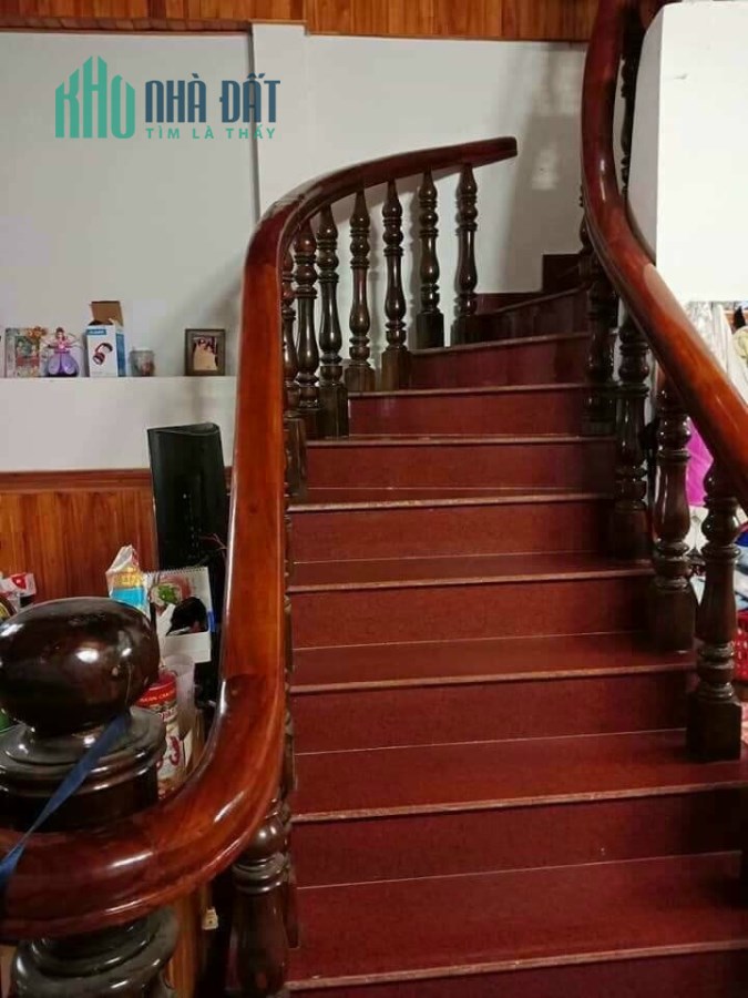 Bán nhà mặt tiền quận 5, KD khủng, ngang trên 4m, lô góc, 0911687421