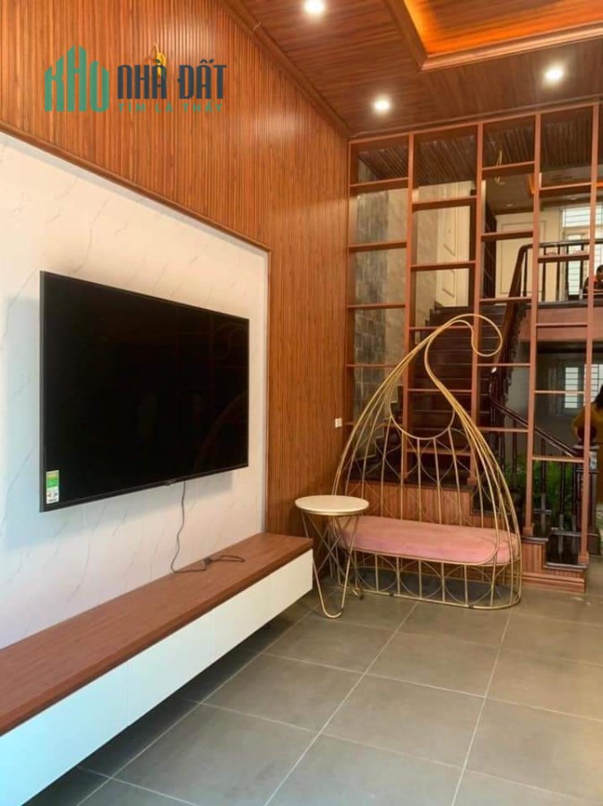 Cần bán nhà 4 tầng siêu Đẹp tại  Liên Bảo, Vĩnh Yên . Dt 85m2. Giá 4,x tỷ. Lh 0986.797.222
