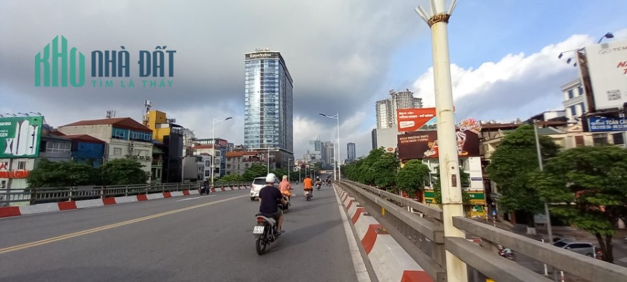BÁN NHÀ MẶT PHỐ NGUYỄN CHÍ THANH,120M2 X5T,MT 13.2,LÔ GÓC,KD NGÀY ĐÊM,GIÁ 42 TỶ 600 TRIỆU.