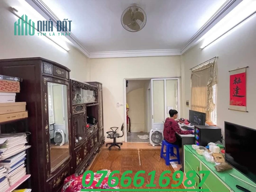 Bán nhà Hồng Mai Hai Bà Trưng 25m2 giá chỉ 2.2 tỷ. LH em Hưng 0766616987.