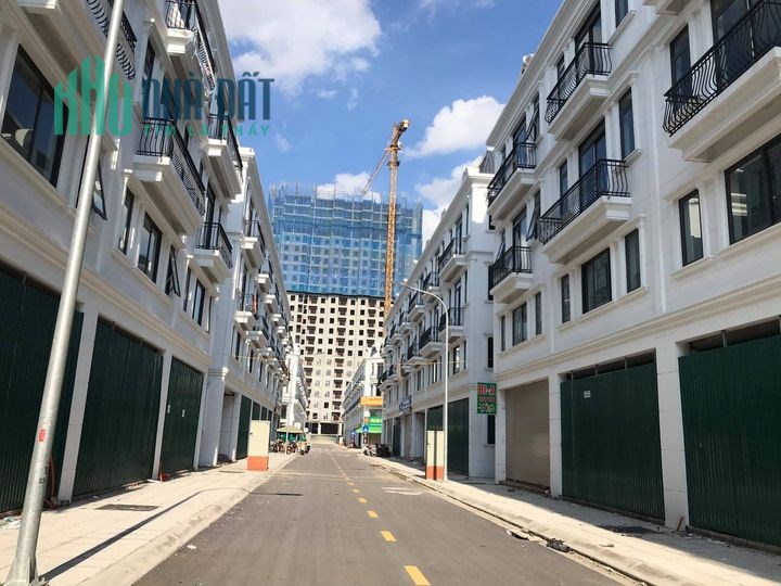 Chính chủ cần bán nhà 4 tầng đường Trâu Quỳ. LH 0983253436