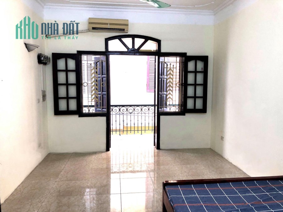 Chính chủ cho thuê phòng tại ngõ 202F Đội Cấn, cửa sổ thoáng rộng, 3,2tr, 0346622663