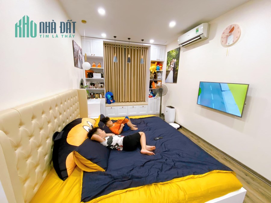 Bán nhà tập thể tầng 1 Mặt phố Nguyễn Công Hoan giá 5,7 tỷ, 90m2, KD rất tốt