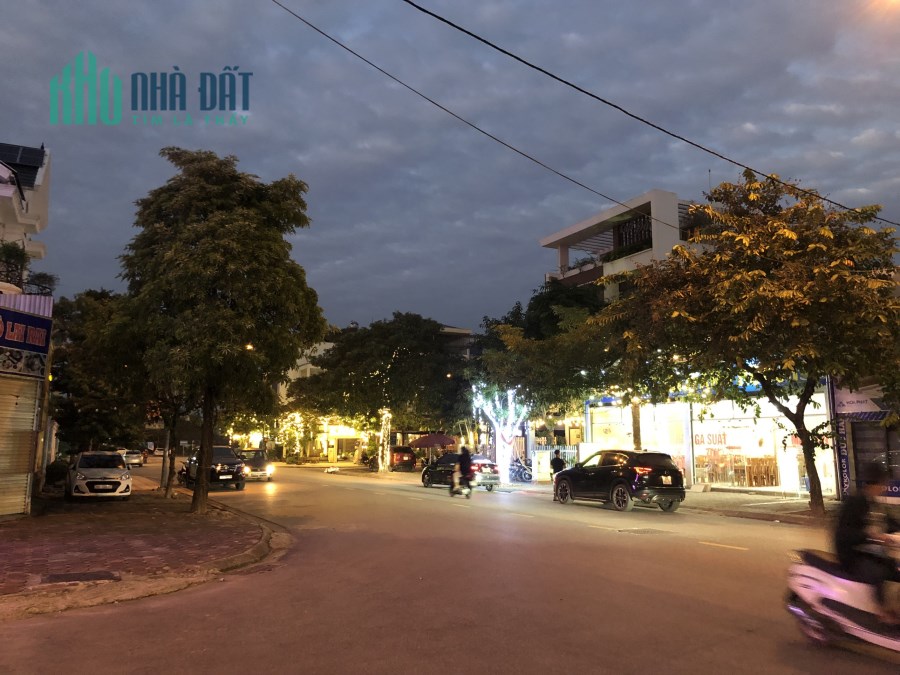 Cần bán lô đất đẹp 215m2 đất đấu giá tại khu đô thị 31ha Trâu Quỳ, Gia Lâm.