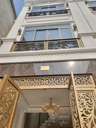Bán Nhà Đống Đa 125m2 kinh doanh đỉnh, ở sướng chỉ hơn 17 Tỷ Mtiền:7m nhà 4T Vị Trí Tốt
