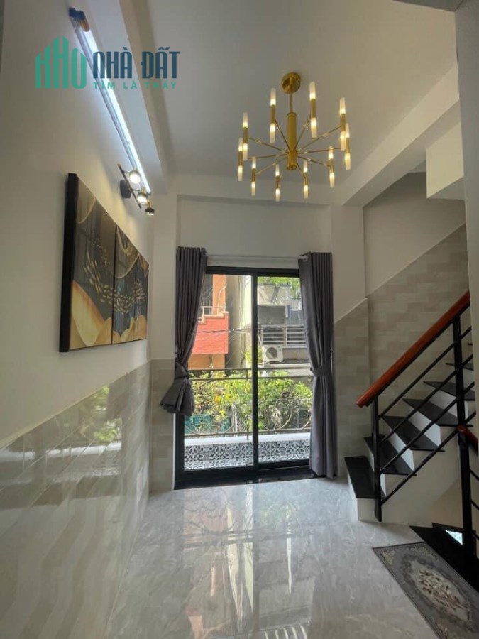 bán gấp 2MT Hai Bá Trưng - Trần Quang Khải Q.1 Dt:4.3x25 nhà mới giá chì 23 tỷ