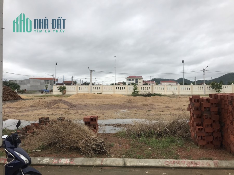 Bán 96m2 Đất Siêu Vip KDC Nhơn Hòa, An Nhơn. Chỉ 590tr. Lh:0983569918
