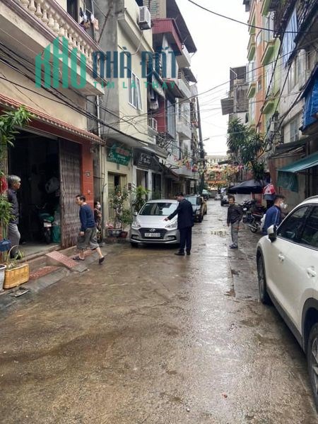 Nhà C4, đất vuông vắn, nở hậu phố Phan Đình Giót, 5m ra phố ô tô tránh
